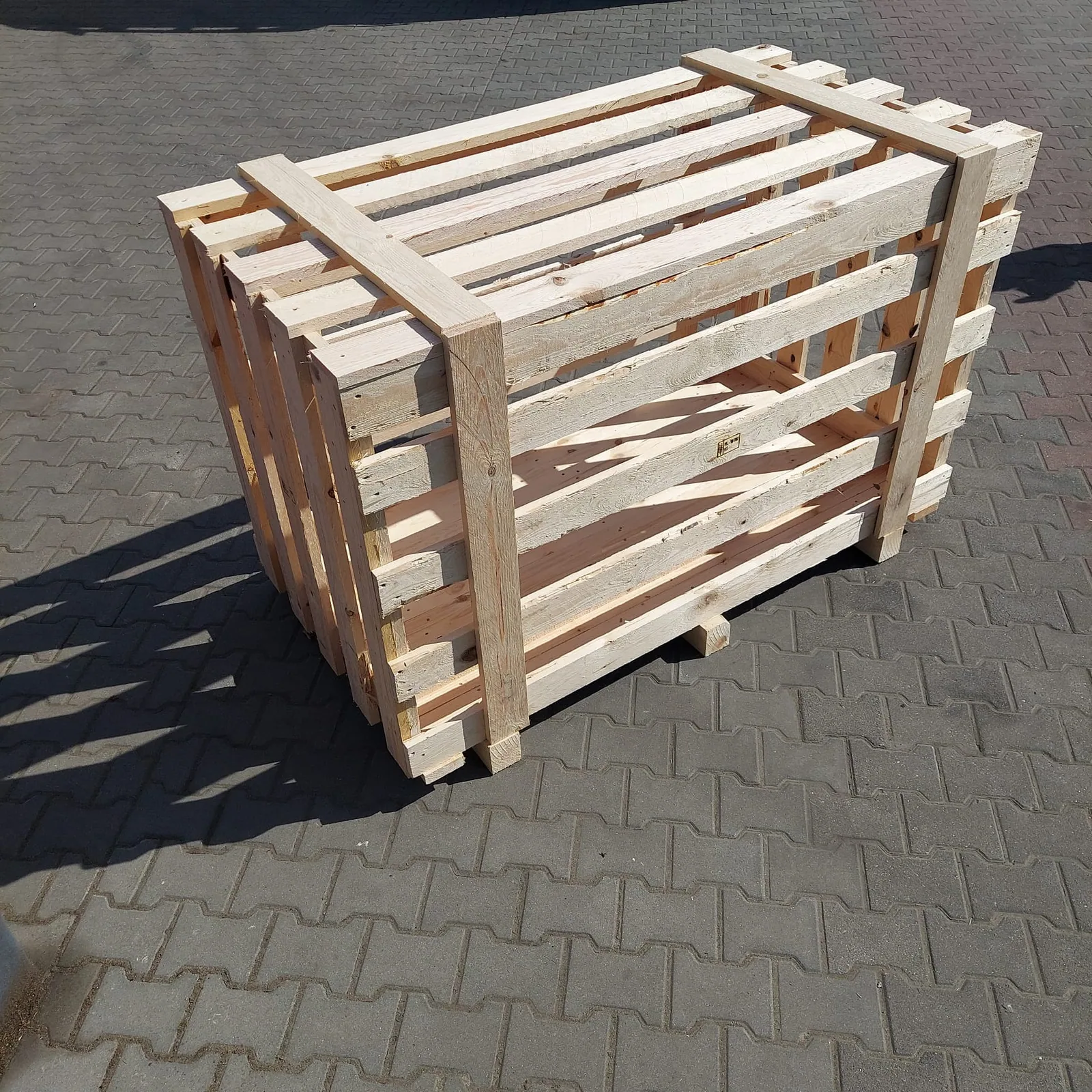 Palety transportowe o wzmocnionej budowie
